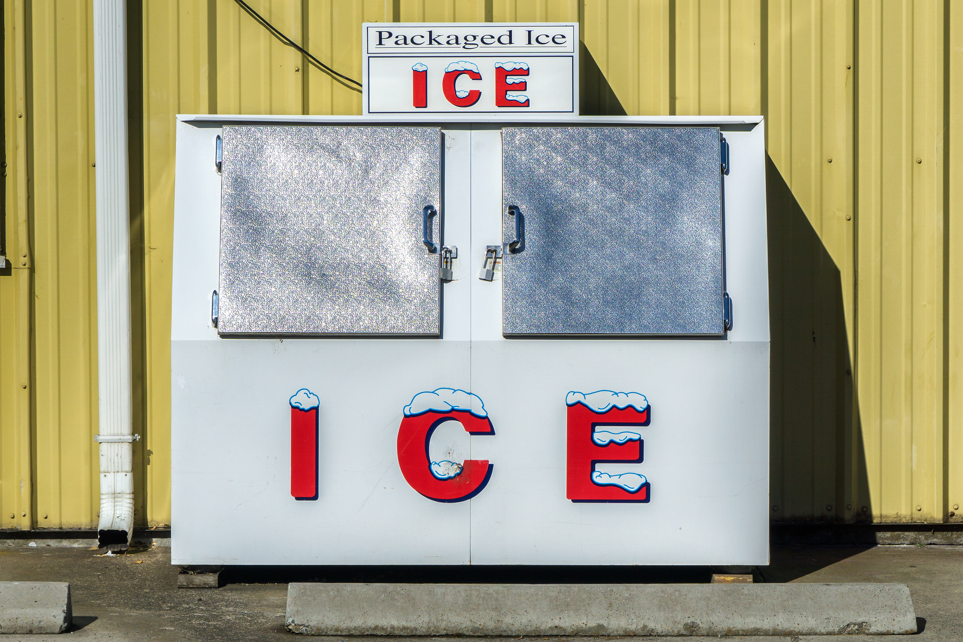 A traditional packaged ice station